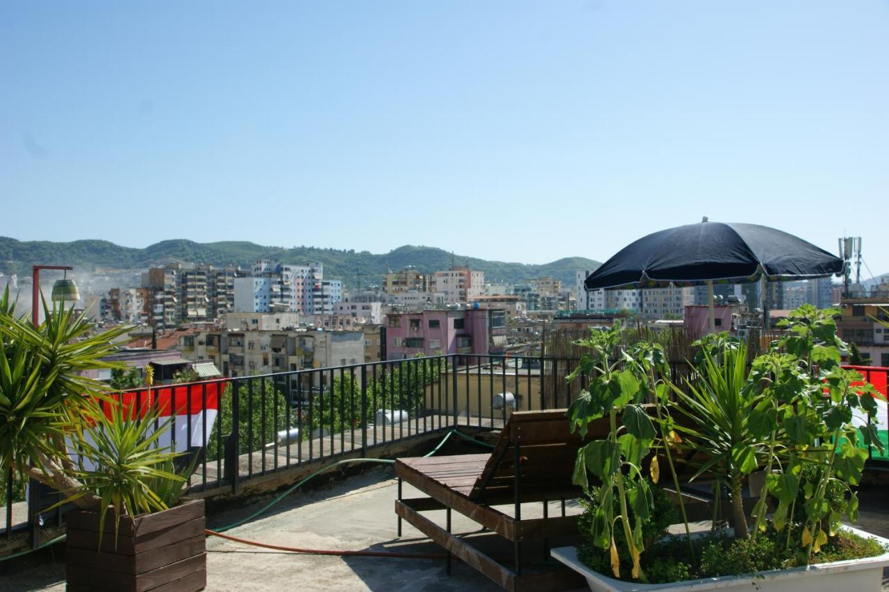 Hostel Albania Tirana Esterno foto