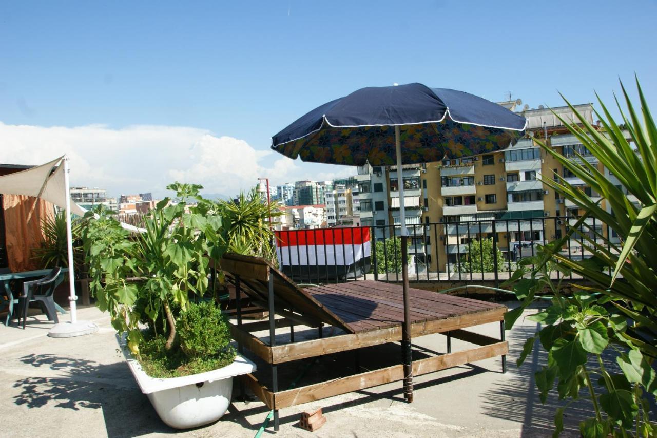 Hostel Albania Tirana Esterno foto