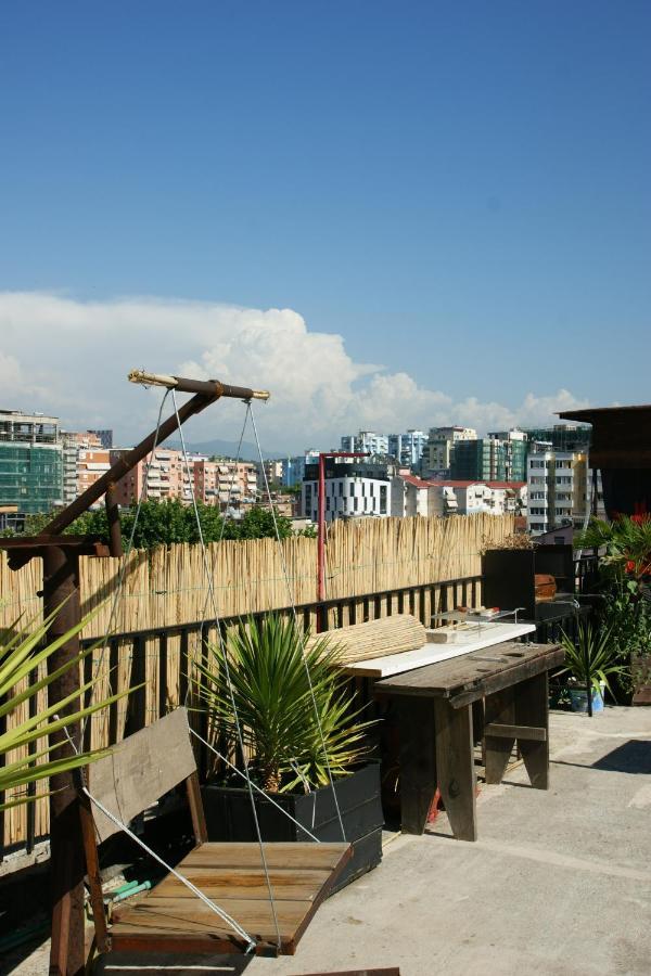 Hostel Albania Tirana Esterno foto