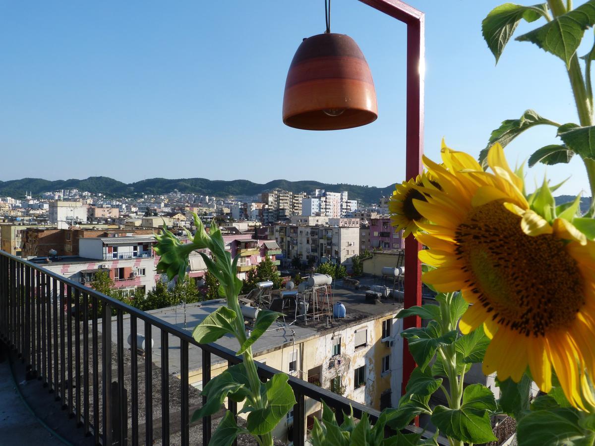 Hostel Albania Tirana Esterno foto